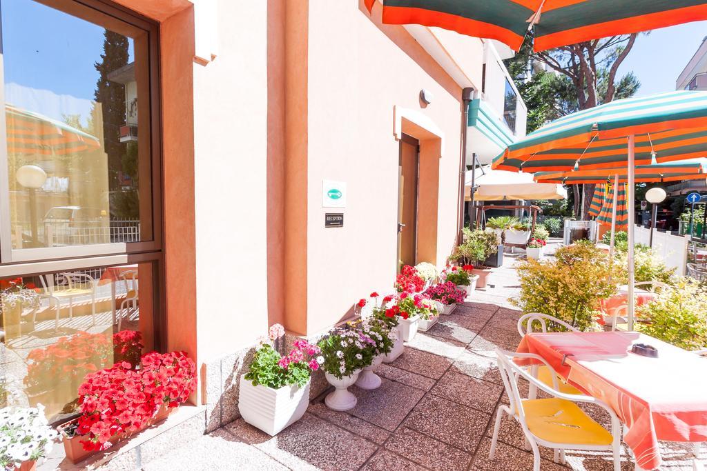 帕乌拉花园酒店 Bellariva Di Rimini 外观 照片